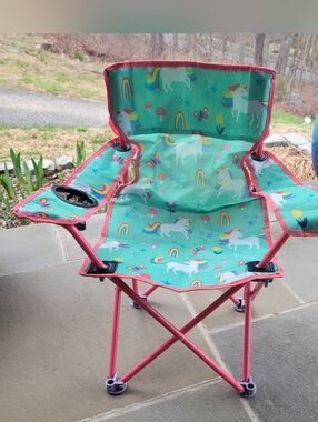 Unicorn Print Kids Folding Camp Chair with Safety Lock and 125lb Capacity